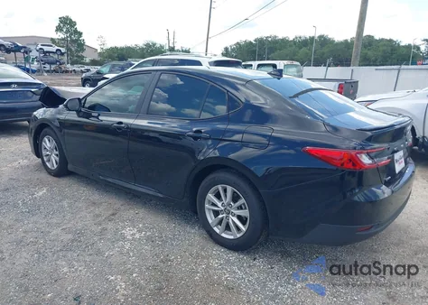 2025 Toyota Camry Le z USA, uszkodzony, nr VIN 4T1DAACK6SU103917
